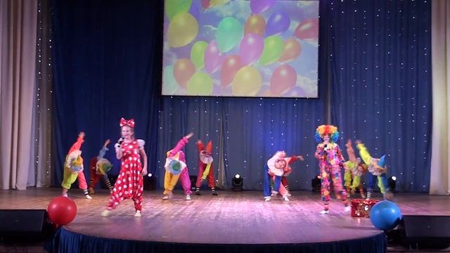 Дуэт МиО Бродячие артисты смотреть онлайн