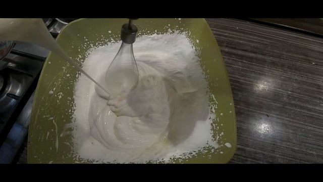 Сливочный пломбир. Как приготовить домашнее мороженое за 5 минут.