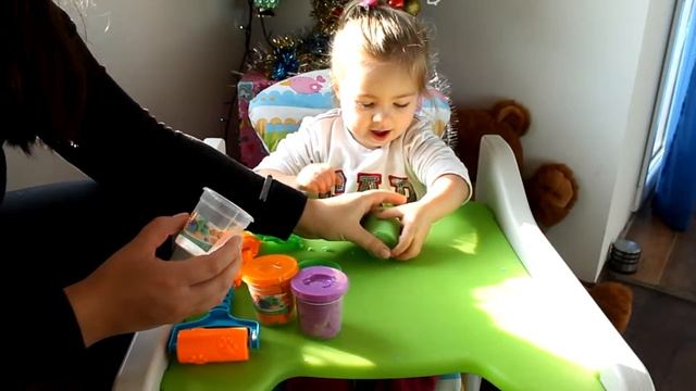 DIY Kinetic Sand and how to make colour animals. Кинетический песок как сделать цветные животные. смотреть онлайн