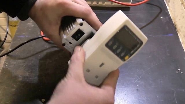 A look at a cheep 600w MSW inverter. смотреть онлайн