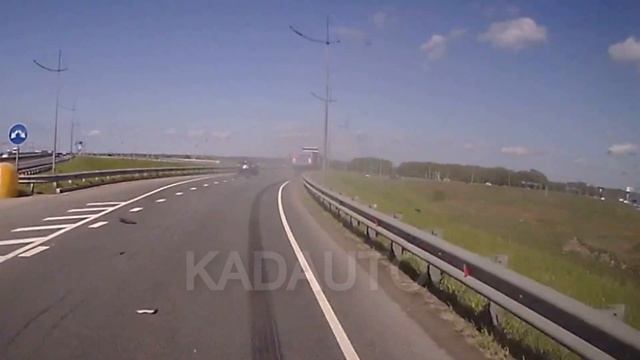 Взорвалось колесо на Окружной в Калининграде. 17.05.21 смотреть онлайн