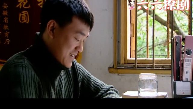 出軌女人背着丈夫去相親，不料下秒就被發現，腸子悔青！ смотреть онлайн