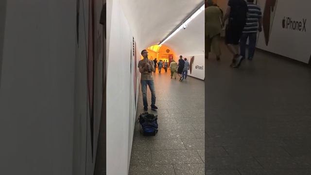 Андрей кларнет музыкант в Питерском метро смотреть онлайн