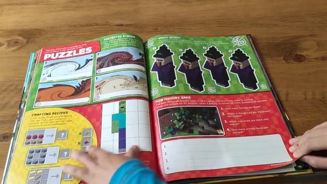 Minecraft Ultimate Guide by Games Warrior 2021 edition book unboxing and review! смотреть онлайн