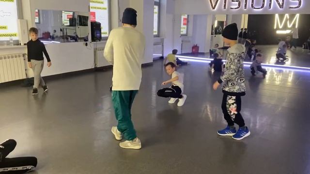 Брейк Данс смотреть онлайн