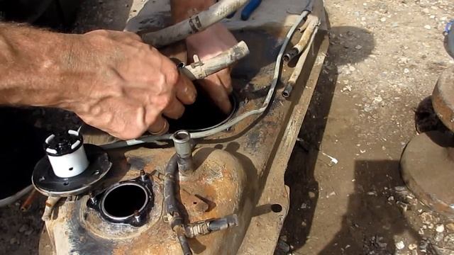 Как поменять бак Pajero IV 3.2 TDI \ что ВНУТРИ бака? \ оригинальный бак паджеро 4 смотреть онлайн