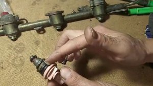 замена ремкомплекта форсунок на ниссан цефиро и максима.