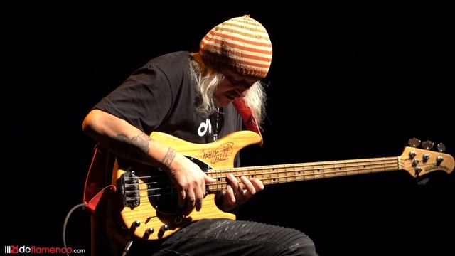 El bajo flamenco de Pepe Bao en MiraDas FlamenKas смотреть онлайн