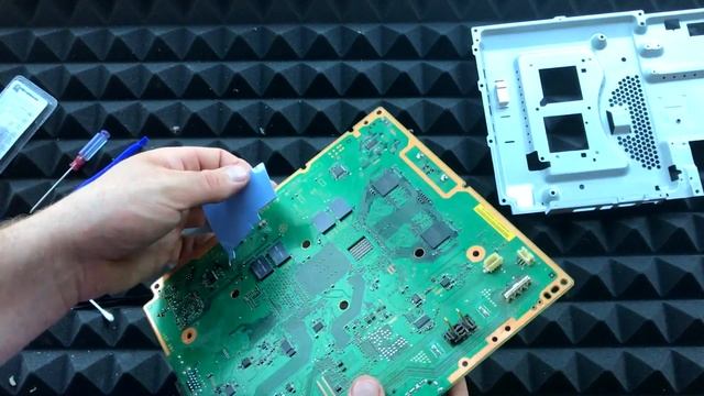 Установка терморезины на PS3 FAT | Замена термопасты на PlayStation 3 смотреть онлайн