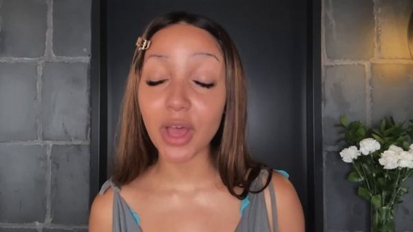 PinkPantheress’s Beyoncé-Inspired Thin Brows Beauty Routine | Beauty Secrets | Vogue