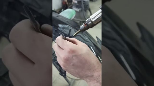 Ремонт переднего бампера, автомобиля Kia Rio, без сетки и шпатлёвки, все надёжно и красиво! смотреть онлайн