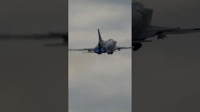 Дальний бомбардировщик-ракетоносец Ту-22М3 смотреть онлайн