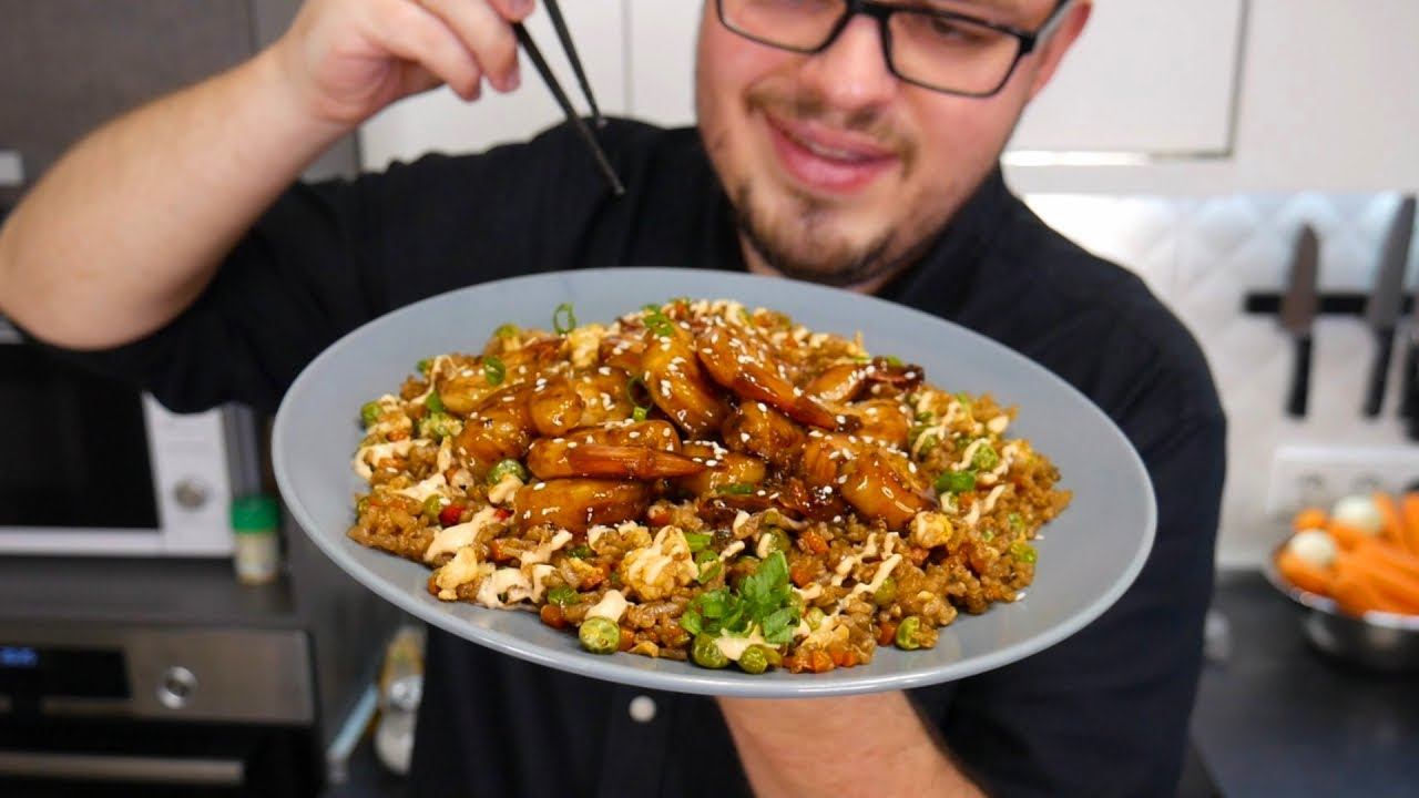 ХИТ! ЖАРЕНЫЙ РИС С КРЕВЕТКАМИ. Ресторан у вас дома. смотреть онлайн