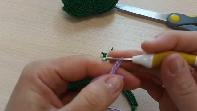 Мастер час. Вязаная брошь «Лаванда» смотреть онлайн