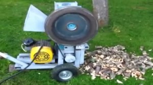 Измельчитель веток своими руками. Самодельная дробилка.