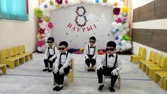 #2023 #8марта #детскийсадиквидео #балабақша#танцы #kidsvideo #puttinontheritz