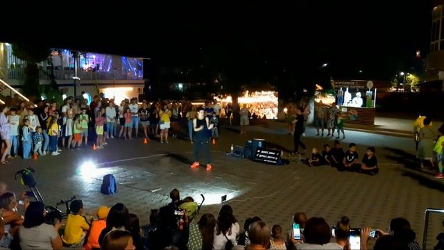 Вечерняя Анапа/Спортивное шоу на набережной смотреть онлайн