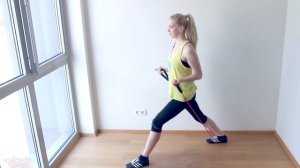 7 лучших упражнений для похудения с резинкой/эспандером для женщин (работает всё тело!)