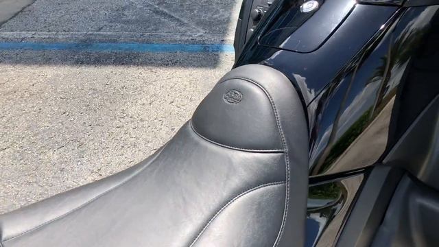 Pre-Owned 2013 Honda Gold Wing F6B Walkaround at Euro Cycles of Orlando смотреть онлайн