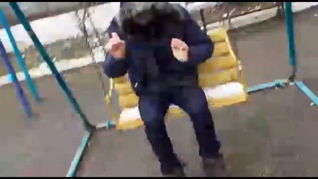 Бомж Валера флексит ради телефона смотреть онлайн