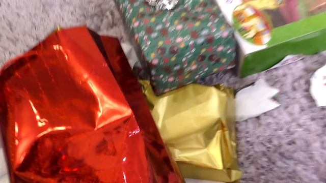 Новый Квест ищем ПОДАРКИ куклы ЛОЛ и Игрушки смотреть онлайн