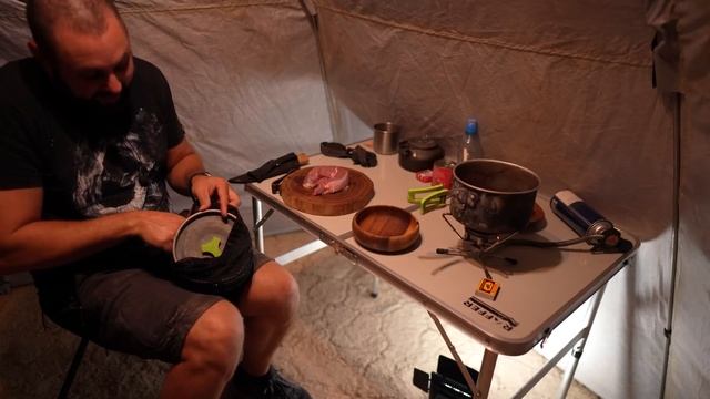 НОЧЕВКА НА МЕСТЕ ДРЕВНЕГО ВУЛКАНА | ПОЮЩИЙ БАРХАН | ДЕРЕВУ 700 ЛЕТ смотреть онлайн