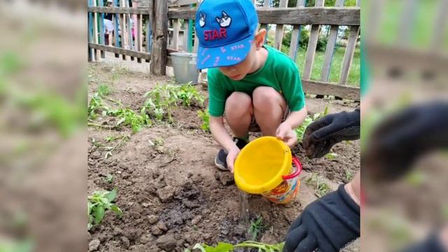 Сажаем огород☺️ смотреть онлайн