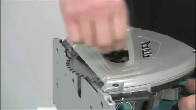 Makita SP6000K Plunge Cut Circular Saw In Action