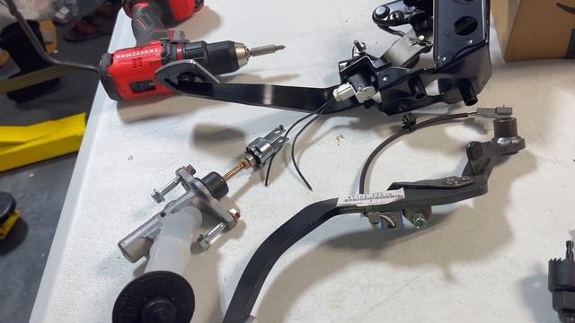 Lexus IS300 Manual Swap Clutch Pedal Install смотреть онлайн