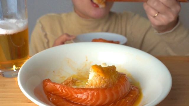 ASMR MUKBANG | SALMON NOODLES RICE BOWL | SALMON SASHIMI | English subs | Eating Sounds смотреть онлайн