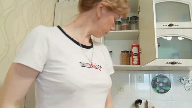 Сумасшедший вечер. Уборка в кухонных шкафах.