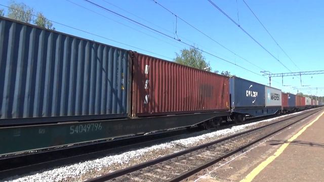 Электровоз ВЛ80С-1401 с грузовым поездом смотреть онлайн