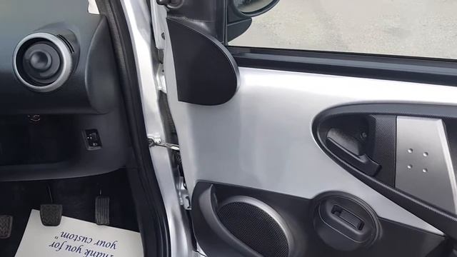 Toyota Aygo Silver LM13DFC смотреть онлайн
