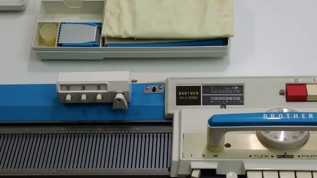 BROTHER KH588. Как включить рычаг срабатывания счетчика. How to switch on Row Counter Tripper. смотреть онлайн