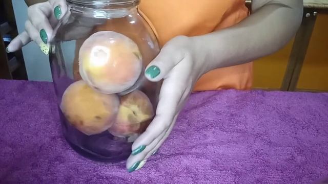 Ароматный компот из персиков с косточкой на зиму! Два способа заливки! смотреть онлайн