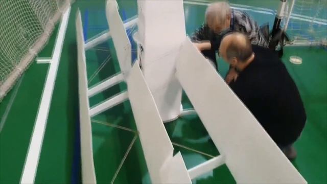 RC Sopwith Triplane Giant Scale indoor. Радиоуправляемый триплан Сопвич копия-гигант, авиамоделизм. смотреть онлайн