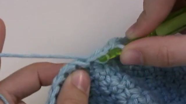 Crochet - How to Make a Slip Stitch смотреть онлайн