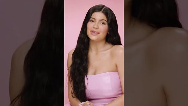 Secret to moisturized skin all day long.. #kyliejenner #KylieSkin.com смотреть онлайн