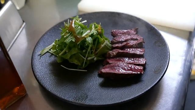 Японская еда - Медведь Стейк, Медведь Ветчина, Медведь Мясо Жареный Рис Саппоро смотреть онлайн