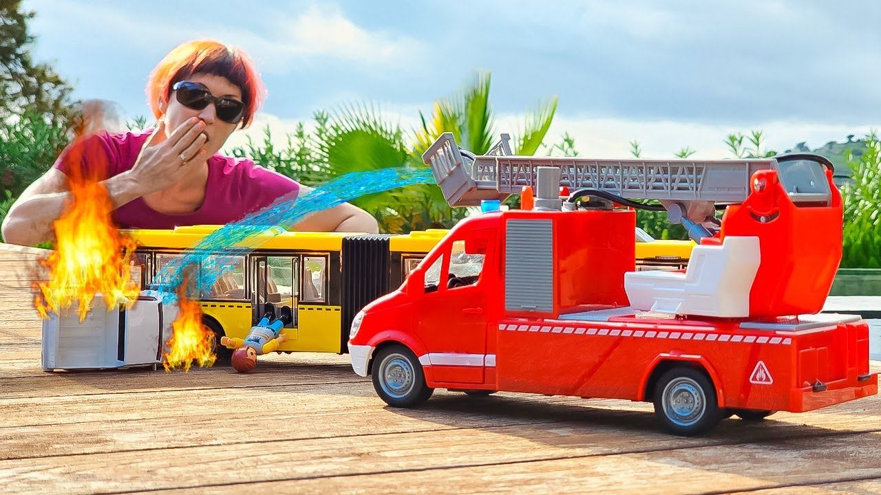 Игрушки для детей! Маша Капуки играет в спасателей! Развивающее видео про машинки! смотреть онлайн