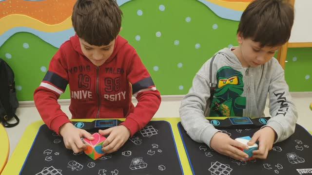 Спидкубинг. Кубик Рубика смотреть онлайн