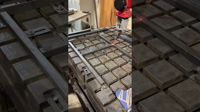 Сварка профильных труб роботом смотреть онлайн