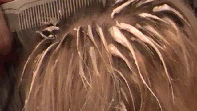 Root Highlighting With A Comb And Bleach