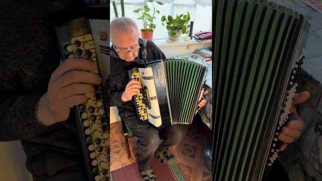 Bayan Tembr, 100 Bass, 5 Registers, Powerful Russian Bayan, Button Accordion, Soviet Bayan, ON SALE