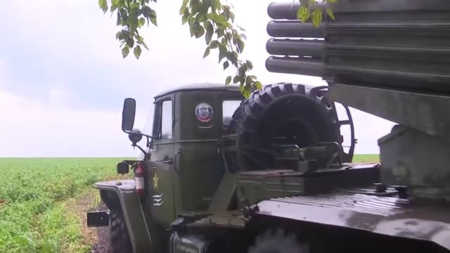 Боевая работа расчетов РСЗО Град ЗВО.mp4 смотреть онлайн