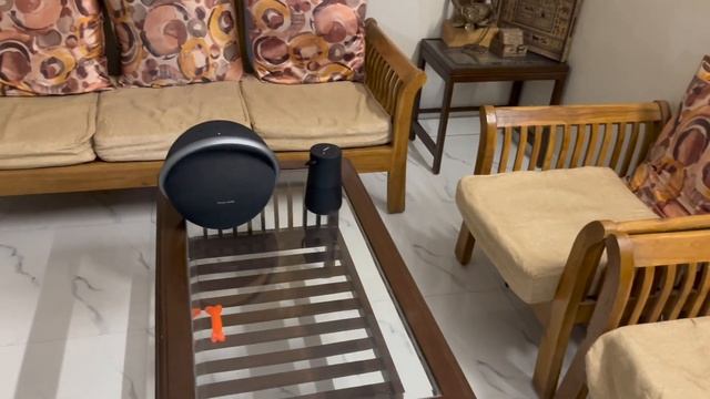 Harmon Kardon Onyx Studio 7 vs Bose SoundLink Revolve+ (Series II) Sound Comparison смотреть онлайн