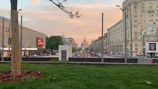 Прогулка в районе Метро Маяковская, г. Москва, 21.05.2022 смотреть онлайн