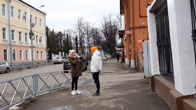 КТО МЕНЬШЕ ВОЗЬМЁТ КОНТАКТОВ У ДЕВУШЕК ЗА 15 МИНУТ ПОЛУЧИТ НАКАЗАНИЕ! смотреть онлайн