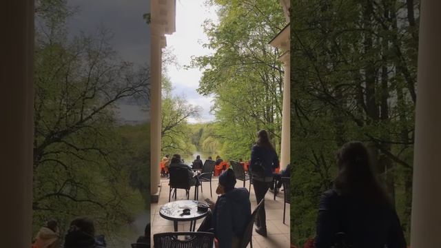 парк Царицыно.Красивая локация в исторической беседке с кофе в парке Царицыно. смотреть онлайн