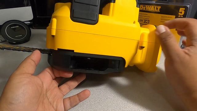 Dewalt 20v XR 12" Chain Saw смотреть онлайн